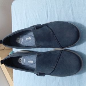 Clarks cloudsetter loafers. new. Only tried on. Sticker still on sole